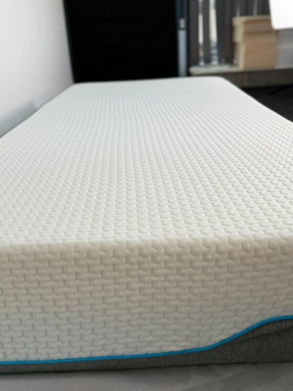 Luxury Memory Foam Mattress - Image 5